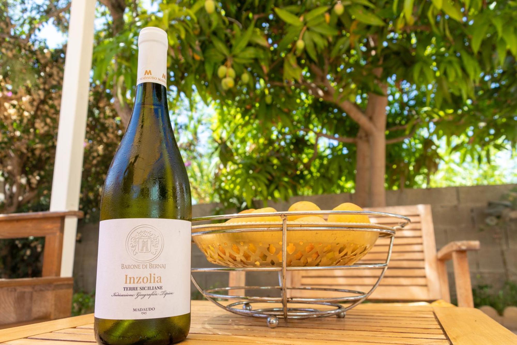 גראנלי Amaris Mango Seafront Villa מראה חיצוני תמונה